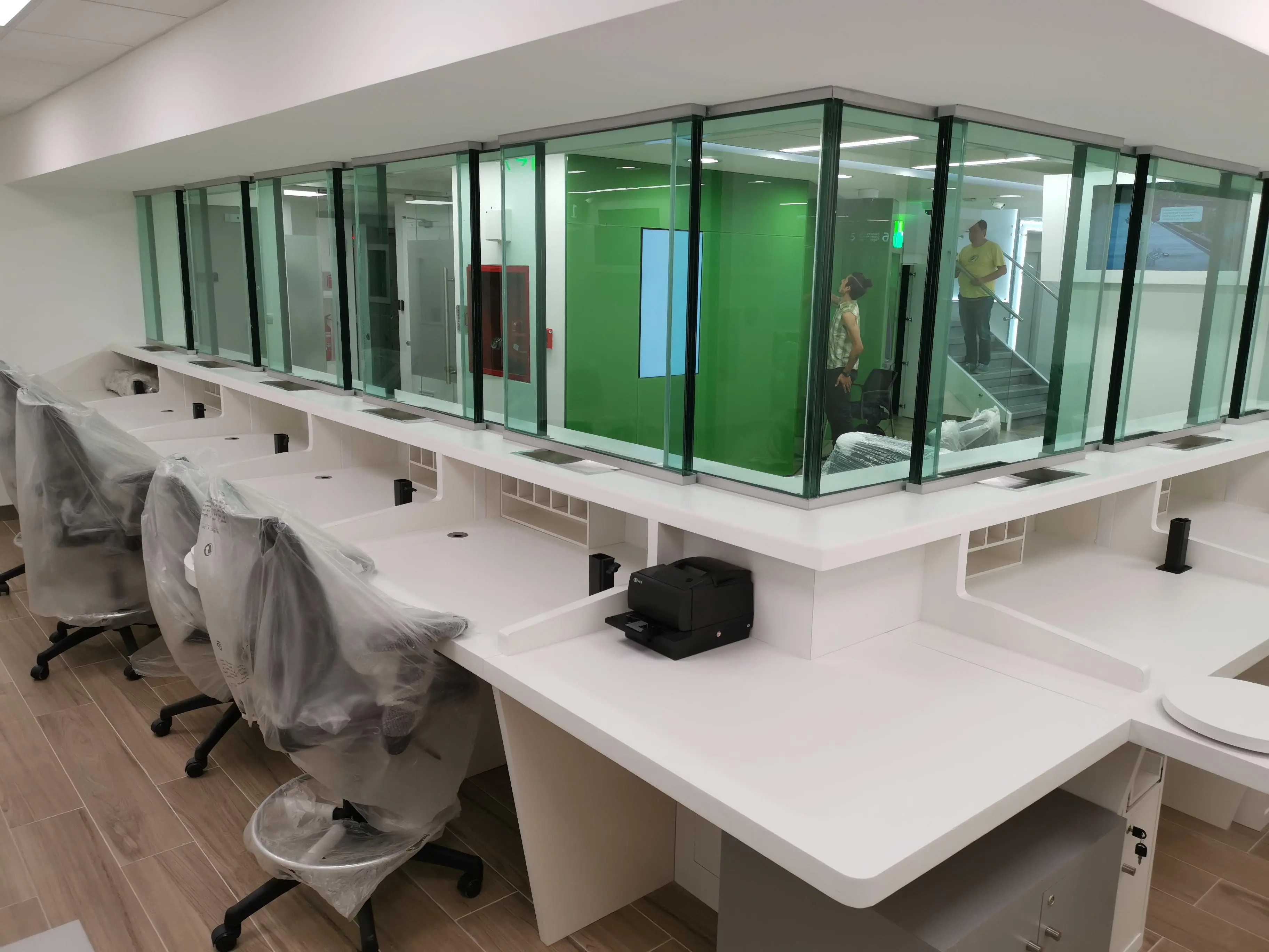 Fabricación de muebles corporativos